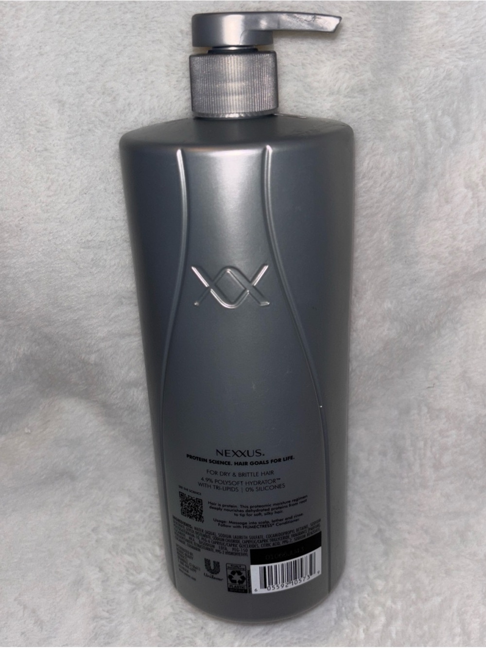 Nexxus Therappe Moisture Shampoo - Silver and Black Packaging